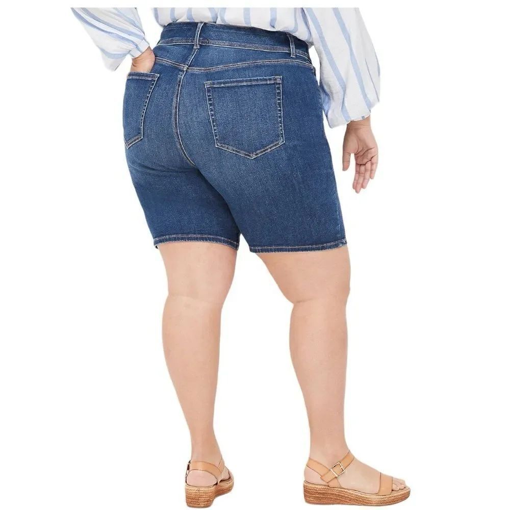 Lane Bryant Women’s Dark Wash Denim Stretch Shorts Size 22